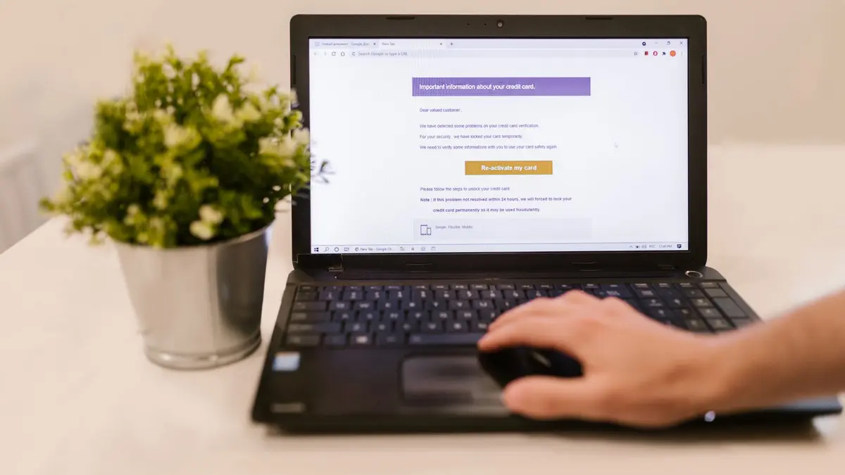 Interface de webmail Roundcube ouverte sur un écran